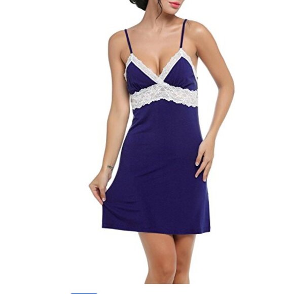 Purple and white lace nightgown - Picture 12 of 12